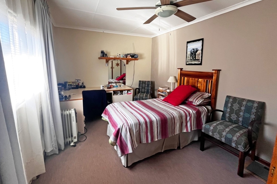 6 Bedroom Property for Sale in Hartenbos Central Western Cape